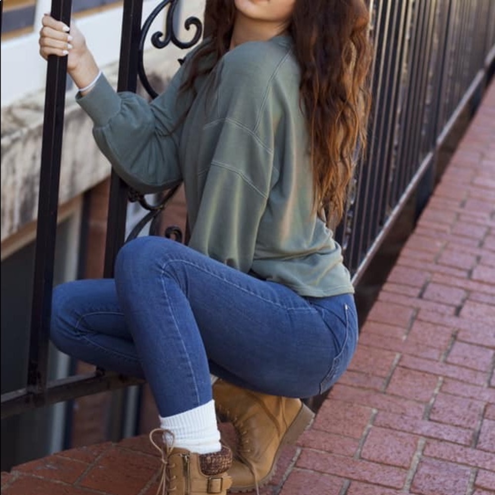 american eagle crew neck